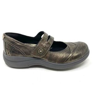 Aravon Revshow Mary Jane Flats Pewter